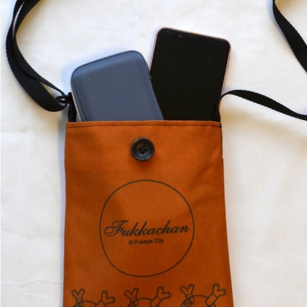 画像3: ふっかちゃんスマホポーチ／茶色 (3)